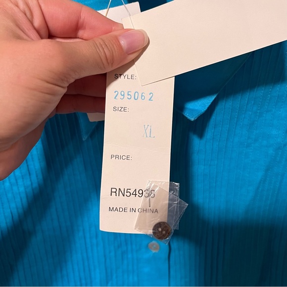 New Appraisal blue button down top - Picture 6 of 7